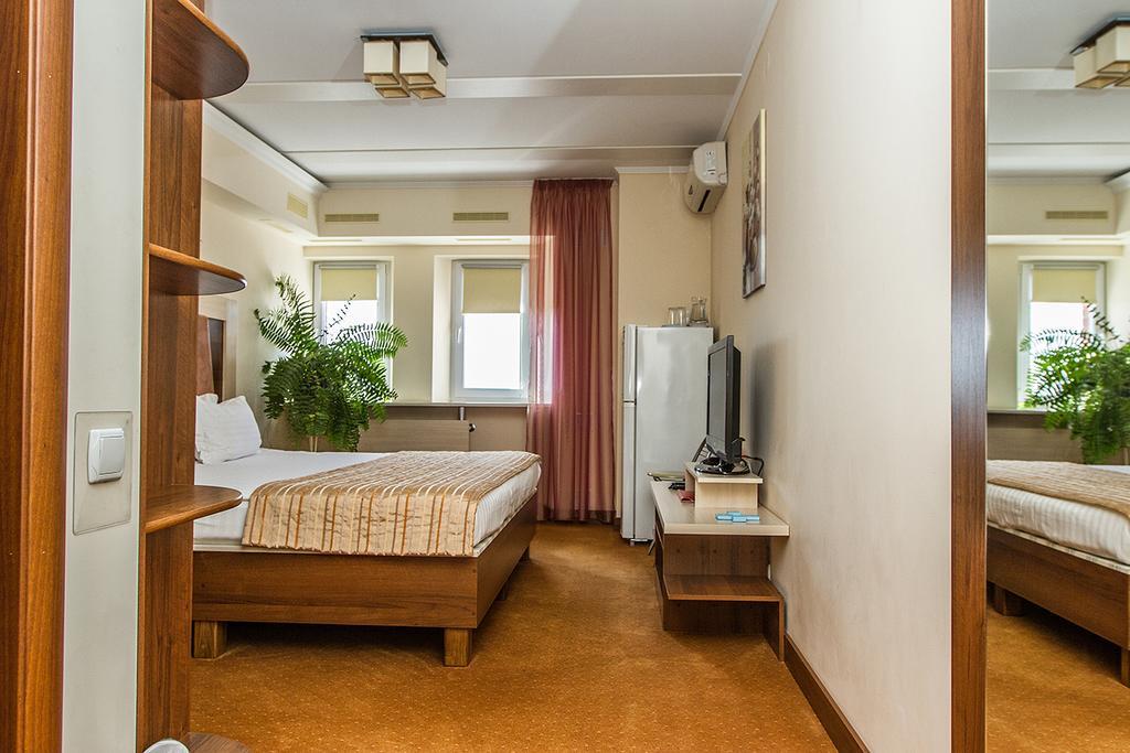7 Sky Hotel Klinicheskaya Street Kiev Esterno foto