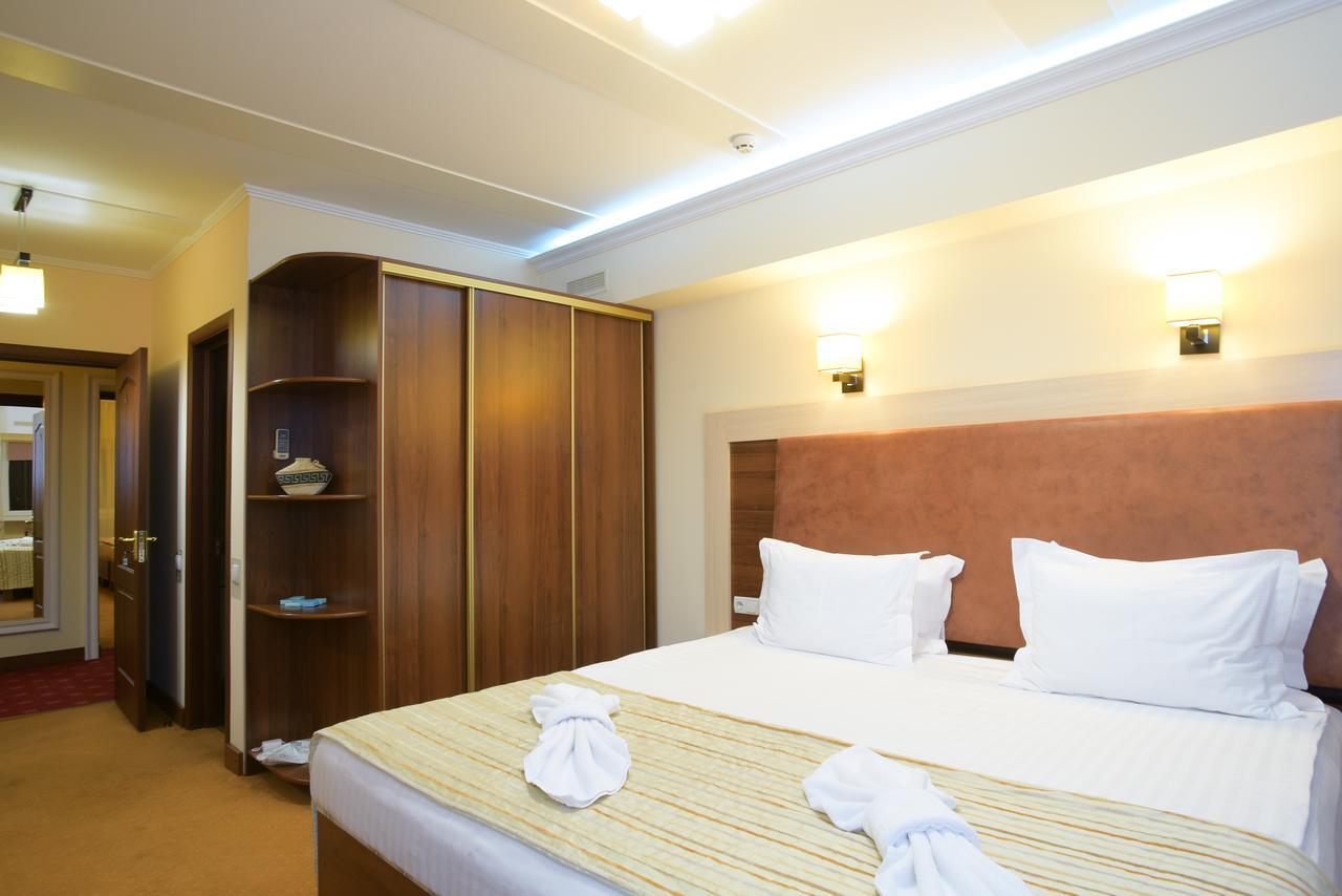 7 Sky Hotel Klinicheskaya Street Kiev Esterno foto