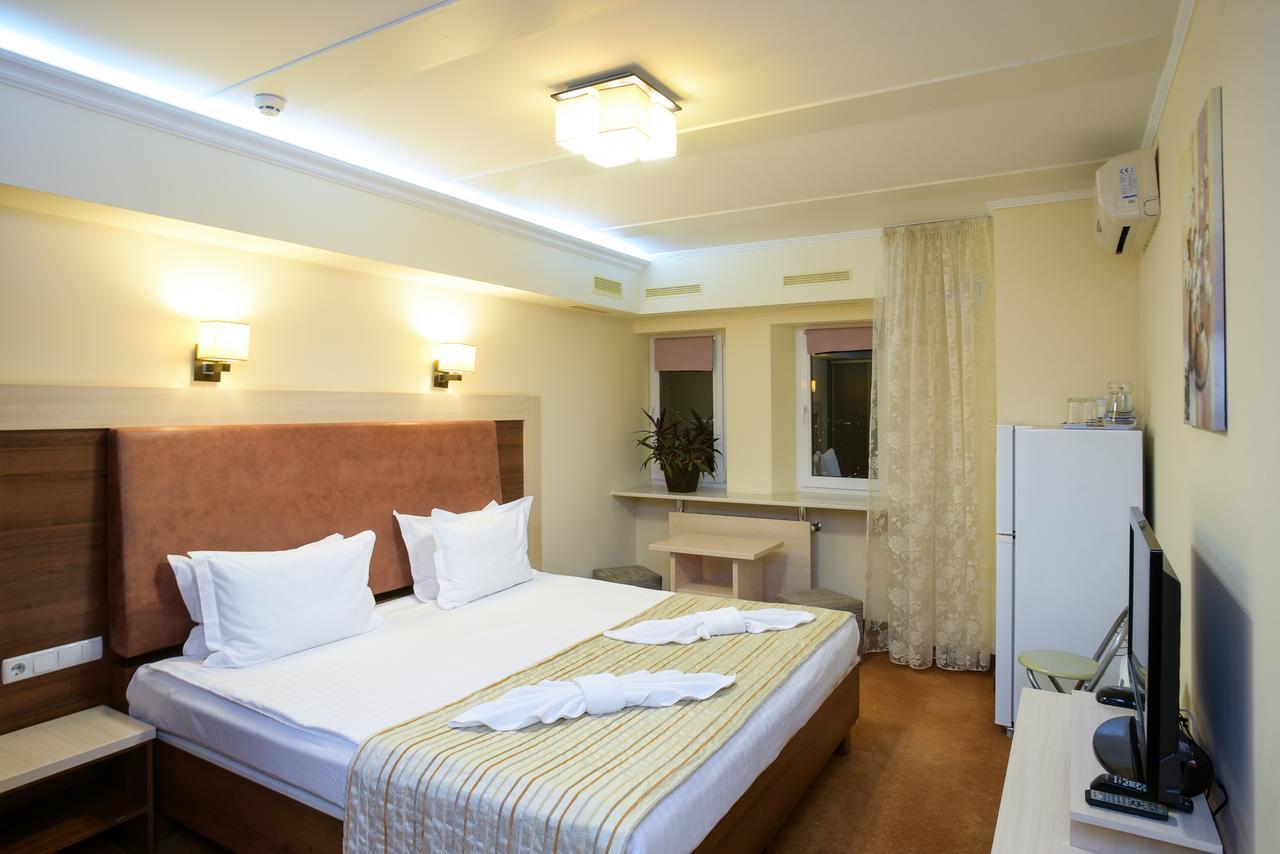 7 Sky Hotel Klinicheskaya Street Kiev Esterno foto