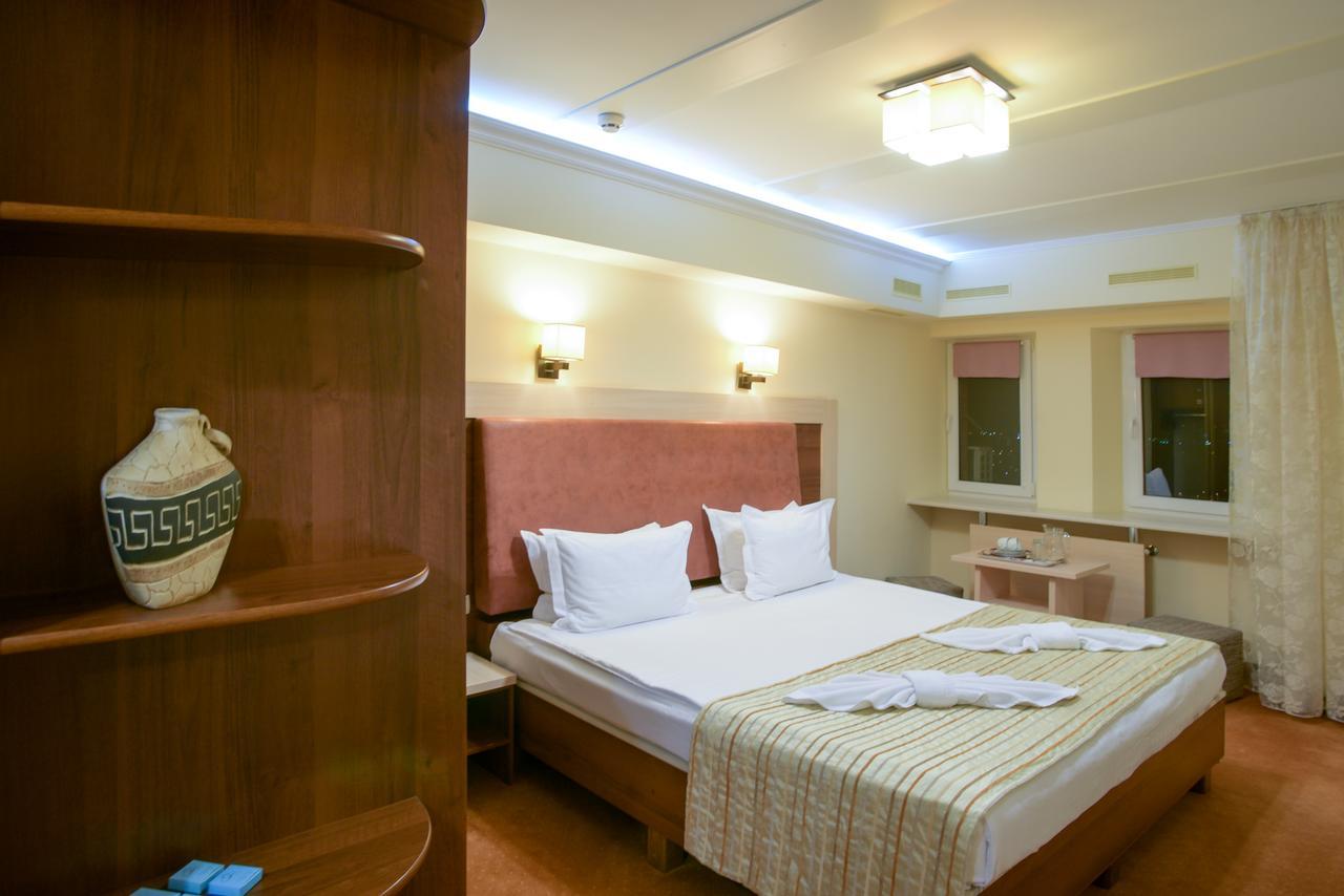7 Sky Hotel Klinicheskaya Street Kiev Esterno foto