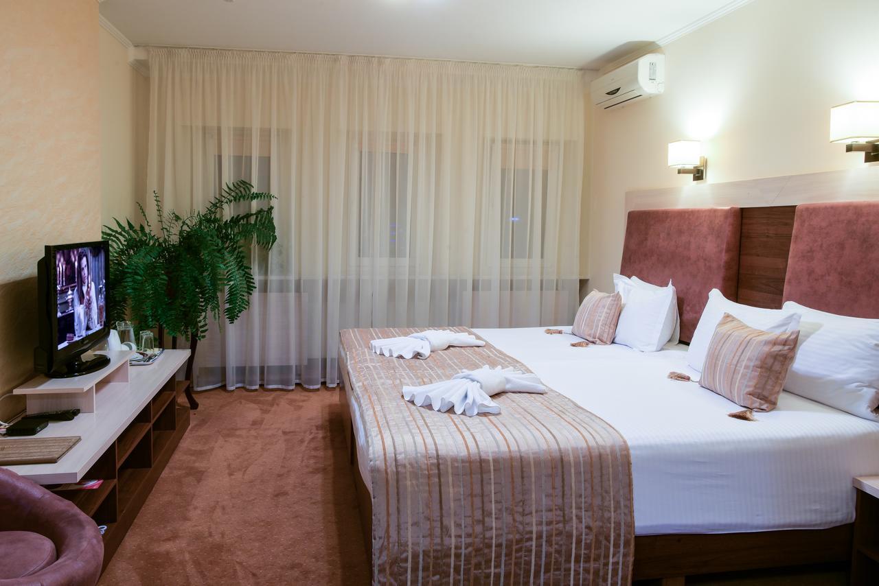 7 Sky Hotel Klinicheskaya Street Kiev Esterno foto