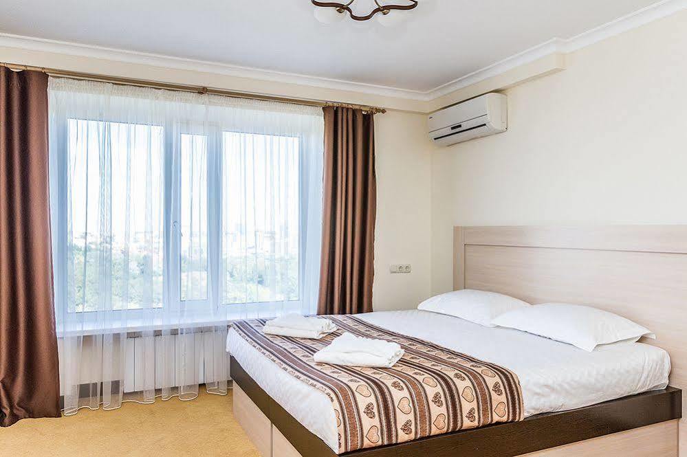 7 Sky Hotel Klinicheskaya Street Kiev Esterno foto