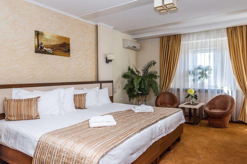 7 Sky Hotel Klinicheskaya Street Kiev Esterno foto