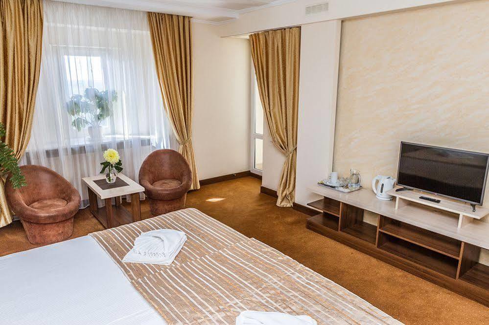 7 Sky Hotel Klinicheskaya Street Kiev Esterno foto